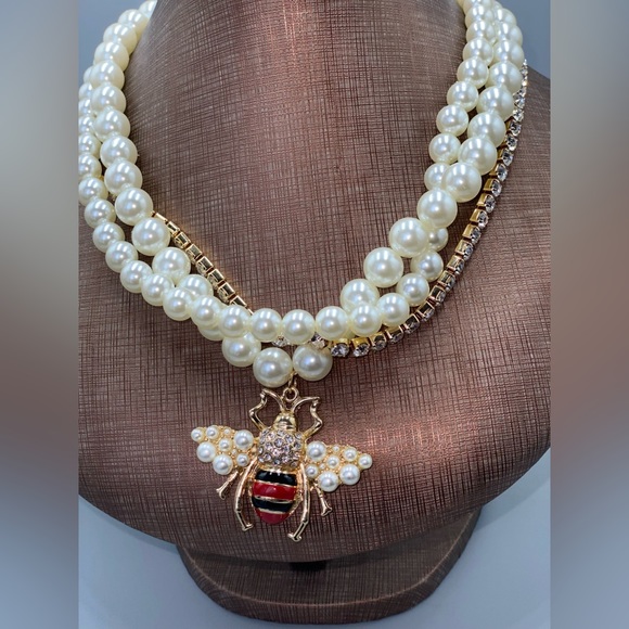 Chain Necklace.. Honey Bee Triple Layered Pearl Necklace & Earrings - Picture 7 of 9